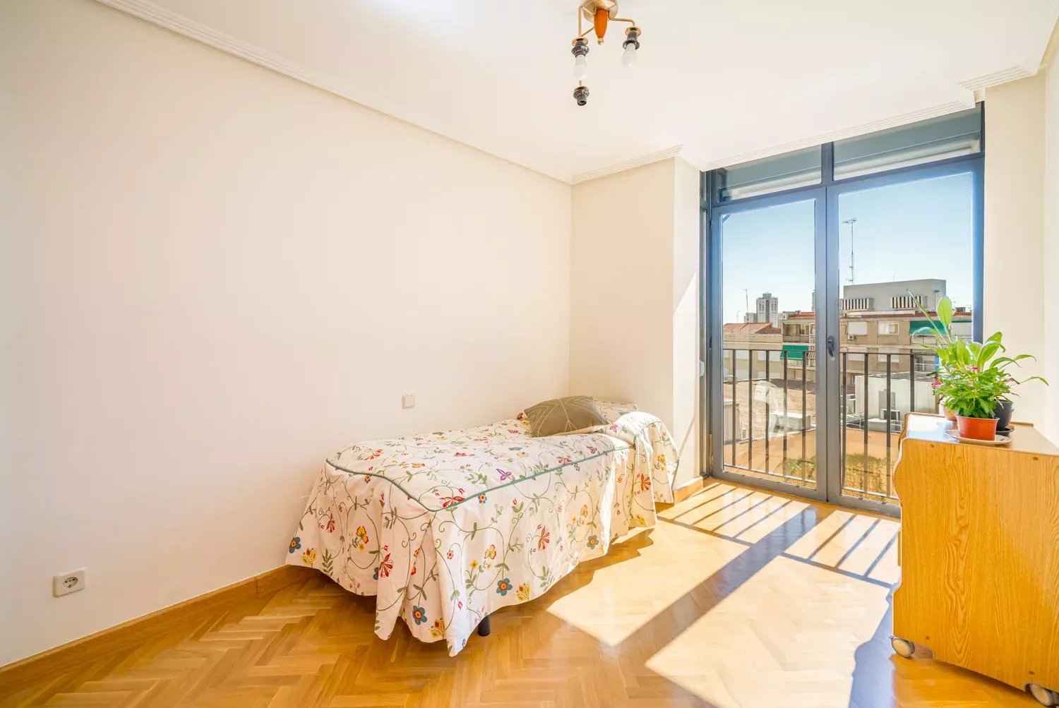 560147f88ebec63b2904e83ae15ddd30 b71ed2707d 1500 original - Attribut alt par défaut.