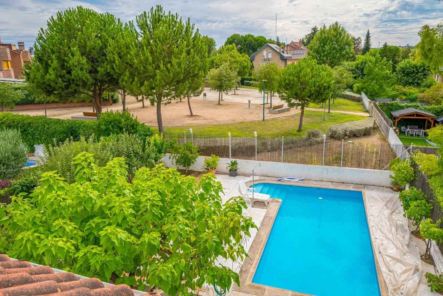 01054b87b02eb64a462cd1de3639ea64 7b6767d9d0 1500 original - Translation missing: en.helpers.application.image_tag.default_alt