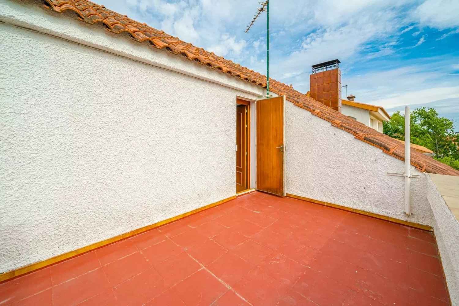 89ff534f5805fbdce9664fd08ee97598 6881a2fa70 1500 original - Translation missing: en.helpers.application.image_tag.default_alt