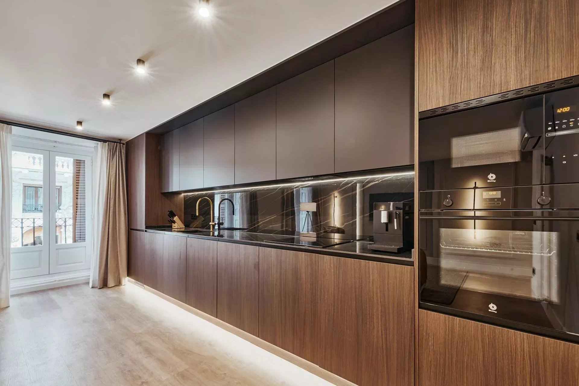 77f3e59e45a6e811e62c83e00184954f 4d4257303a 1920 original - Attribut alt par défaut.