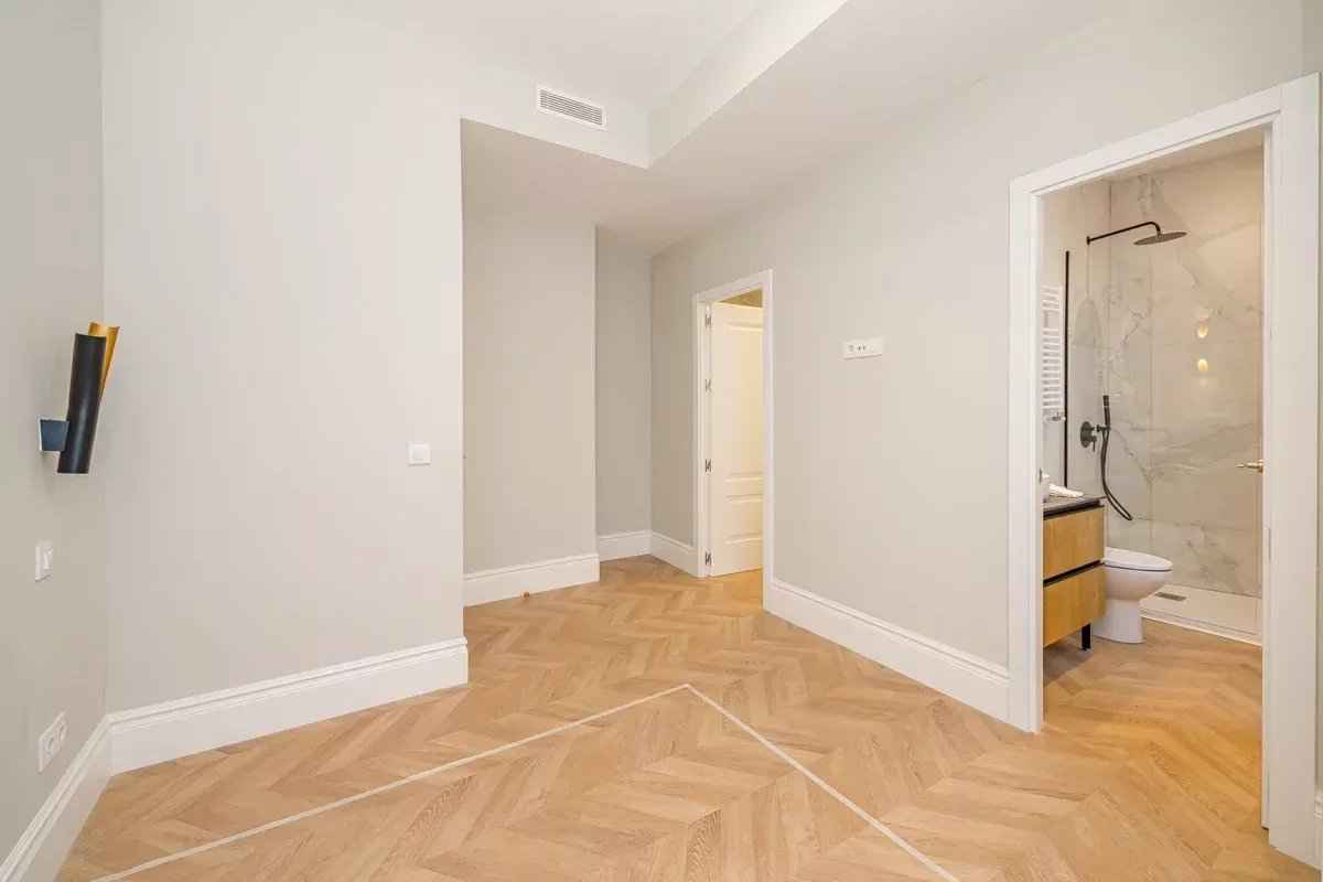 31590ae37a6c3baaecf6bd8ececd2482 74b3d60878 1200 original - Attribut alt par défaut.