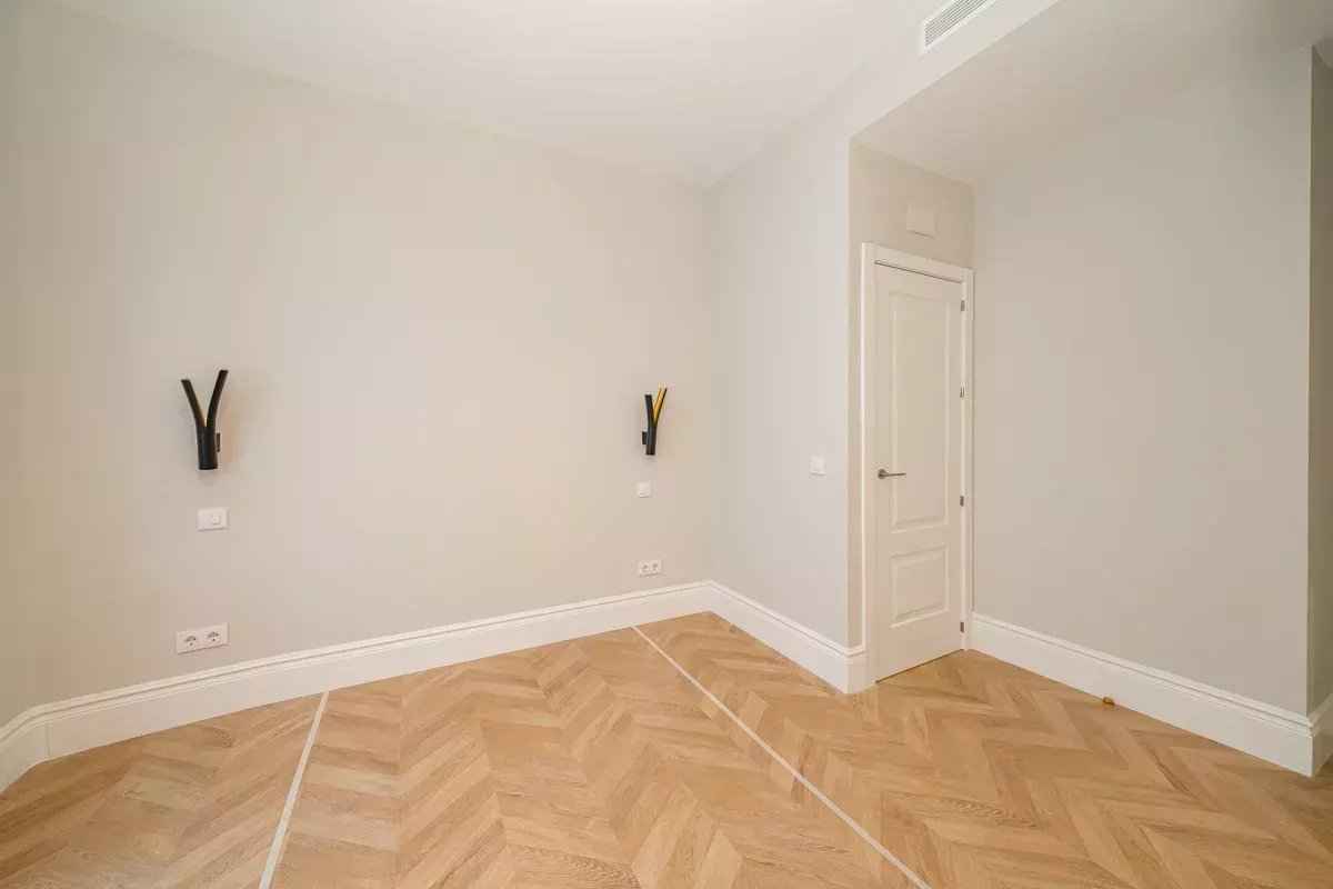 4244984e34bdbb9cbb55f9b90a5826f3 90a18c210f 1200 original - Attribut alt par défaut.