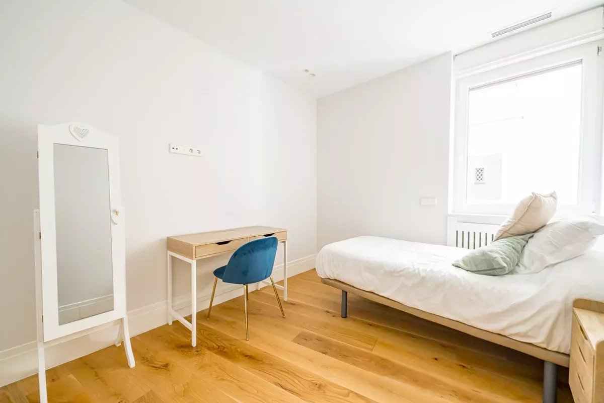 Dbb646df4fe45991c6265b9f73db97f5 6d6c4f5f8e 1200 original - Attribut alt par défaut.