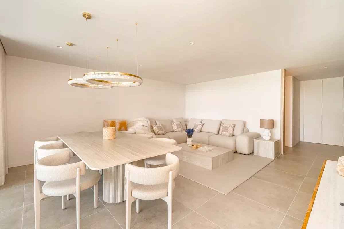 55517188eca423b384e35ead05ef9954 098f98104b 1200 original - Attribut alt par défaut.