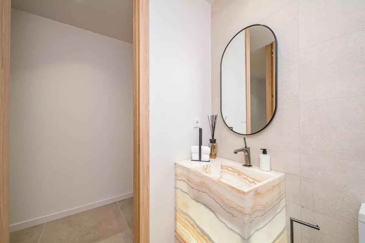 F097907f15fcc623ff2b08a4dc104d2c bda9270a92 1200 original - Attribut alt par défaut.