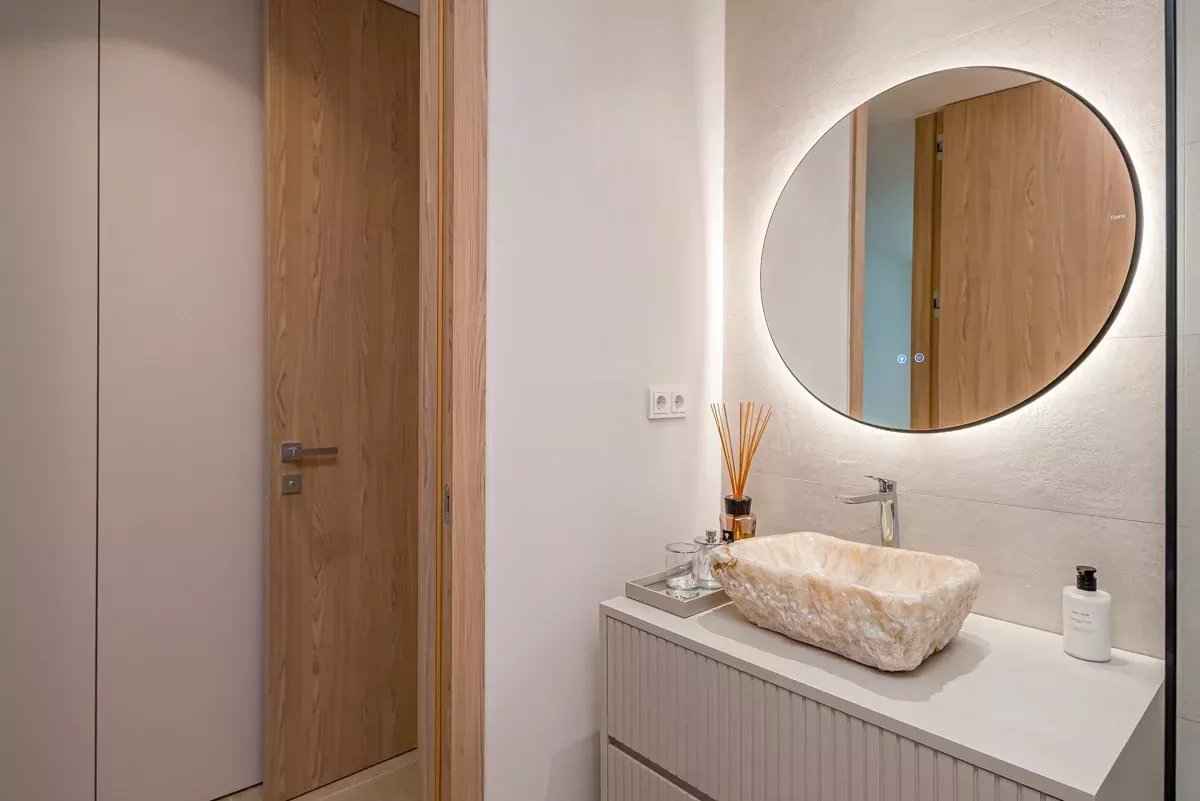 4670d962a23a4165e9c8f1ec01eeed4f b8b67c7b64 1200 original - Attribut alt par défaut.