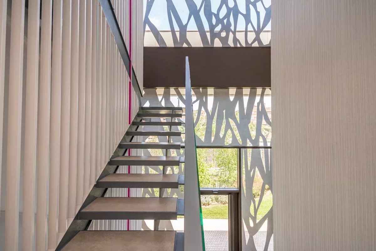 Bdc19f4023211724d292bbbab228b56f 2d6685e908 1200 original - Attribut alt par défaut.