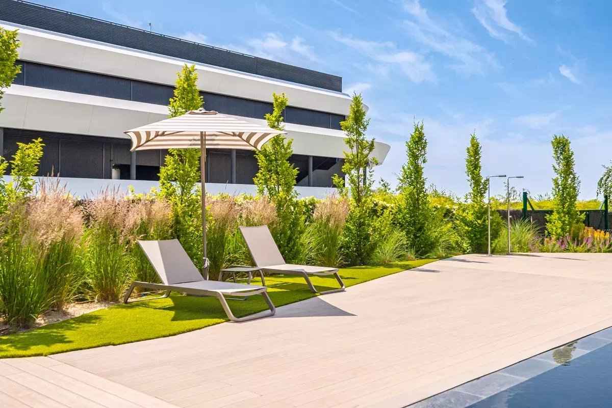 83b2986f1f8d33eacd2482e2f5cf54e6 a2dcfe4d1b 1200 original - Attribut alt par défaut.