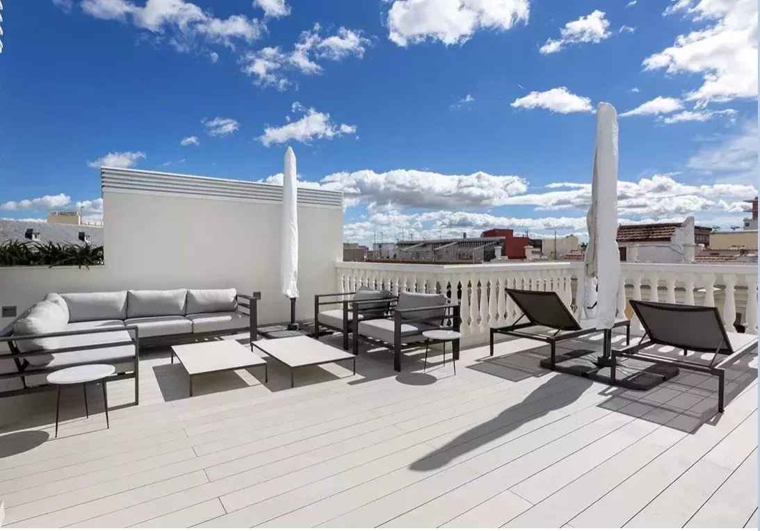 3e54e87a232bf82b52aecc23e27ad8d1 97685fa866 1093 original - Attribut alt par défaut.