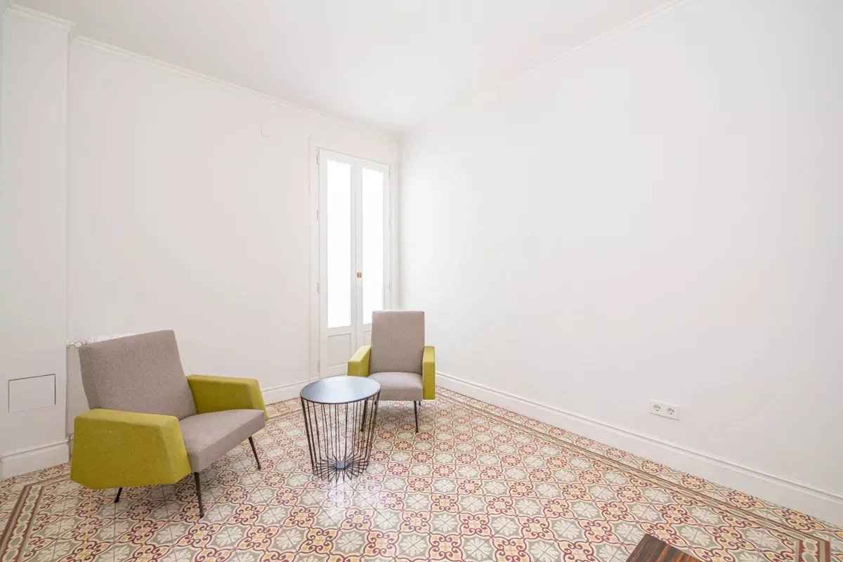 Ebc84c1ee894e589d7e55561d597d4d3 1273e1f372 1200 original - Attribut alt par défaut.