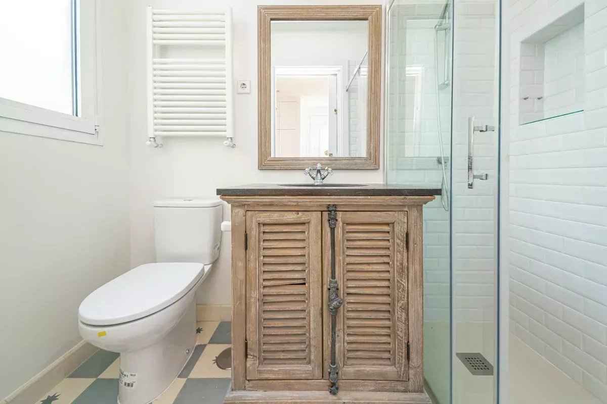 D610f4d16c879505f0a1cb2e01e40b7d bf6d6aaa42 1200 original - Attribut alt par défaut.