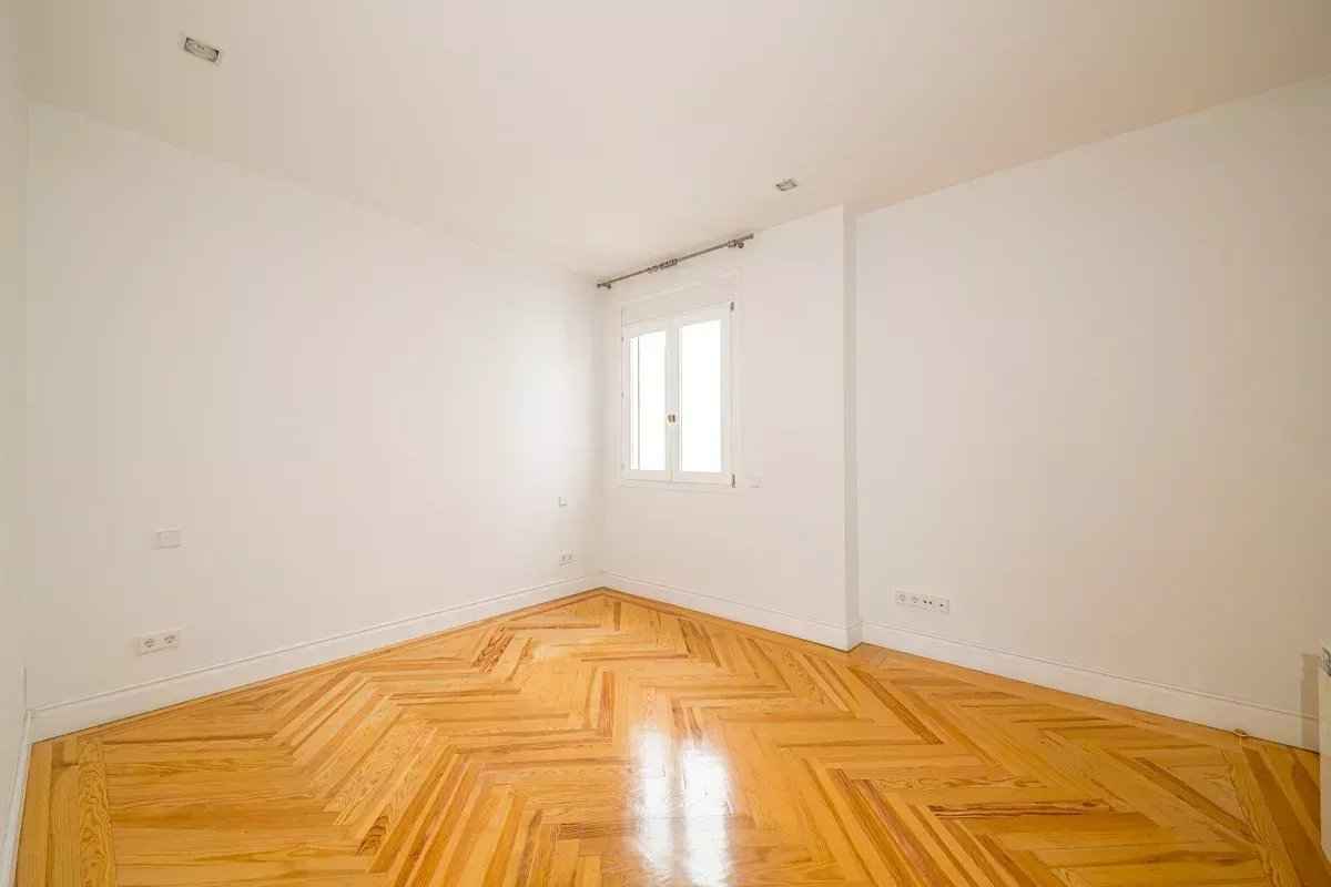 7ea76733fe1cef74db36ad2764b065ff 1e99bf192a 1200 original - Attribut alt par défaut.