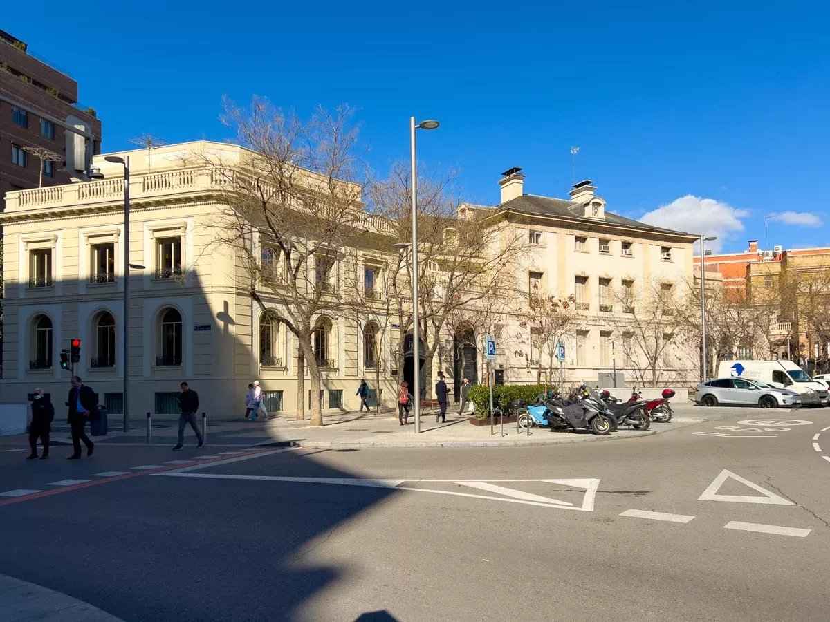 De5bd98f87d3d41e0e93a140bfd2f1fa 34725f6b4c 1200 original - Translation missing: en.helpers.application.image_tag.default_alt