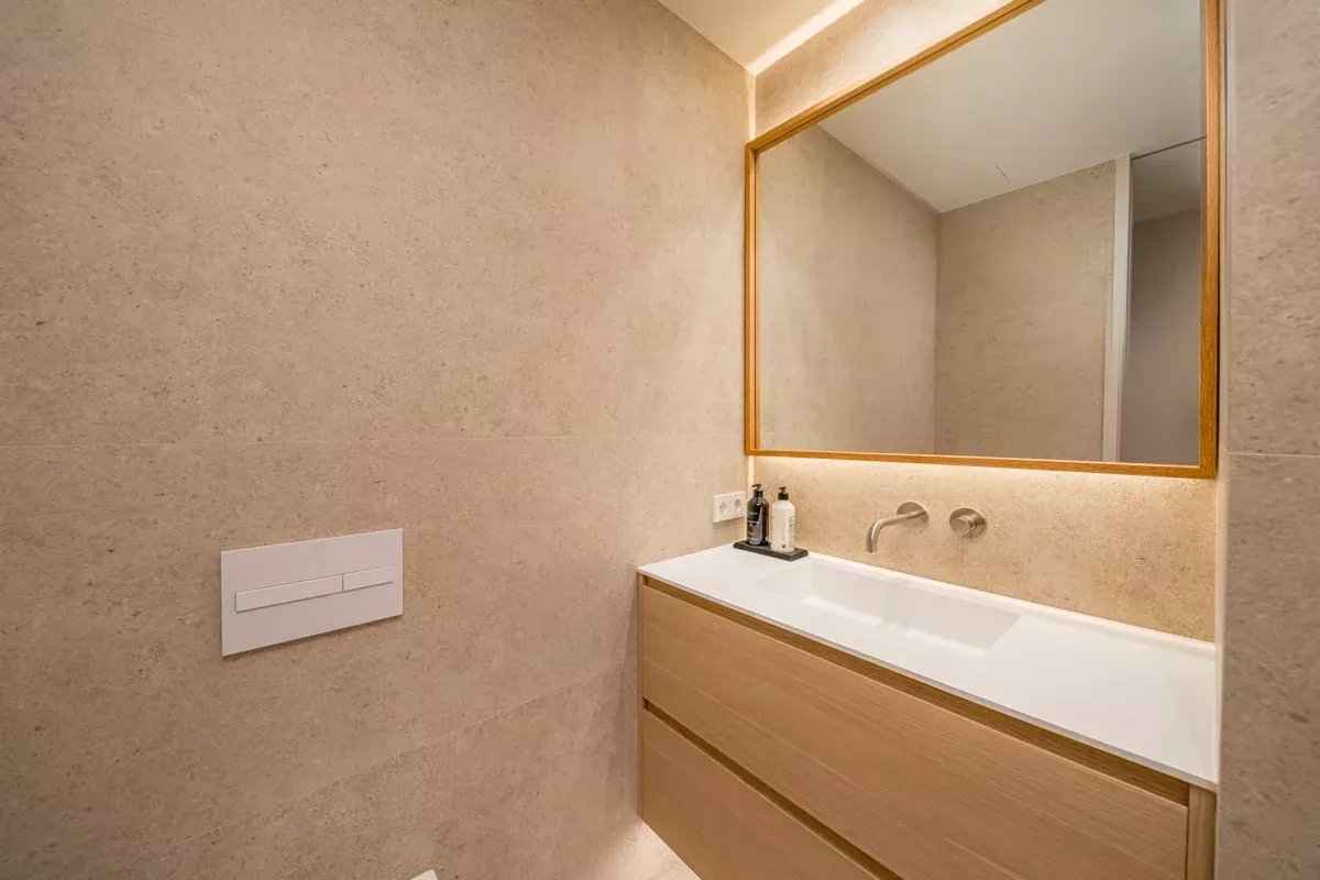 F3b98336d0b4474965f4d2f3993e8559 4b001267ff 1200 original - Attribut alt par défaut.