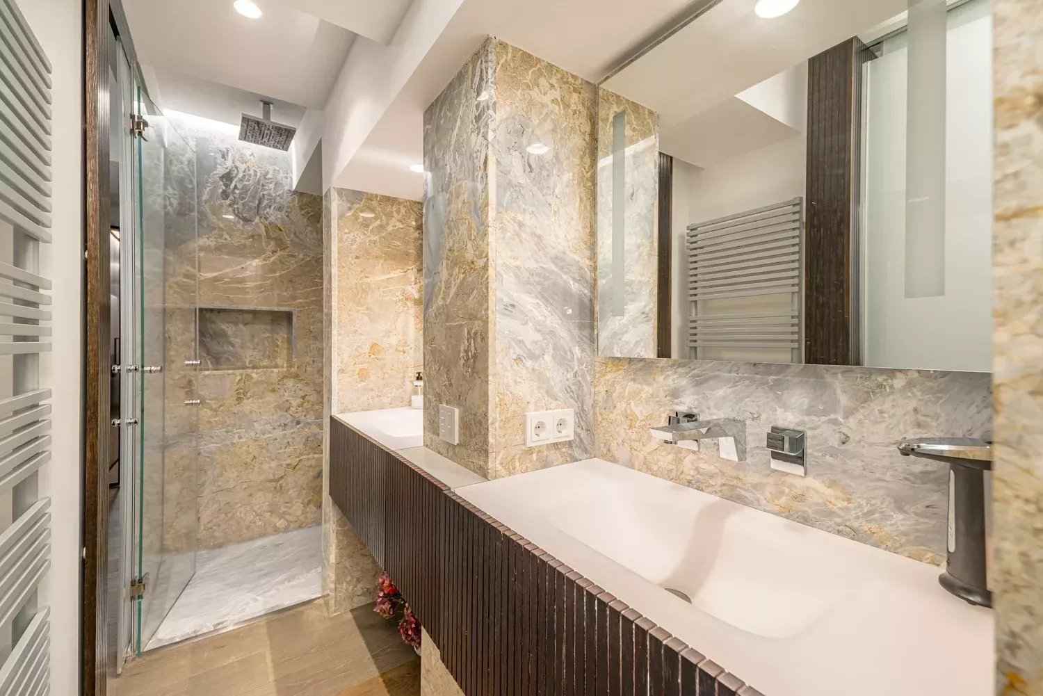 51235f38145f42cf9380e6112c1cbc38 0421ec42ea 1500 original - Attribut alt par défaut.