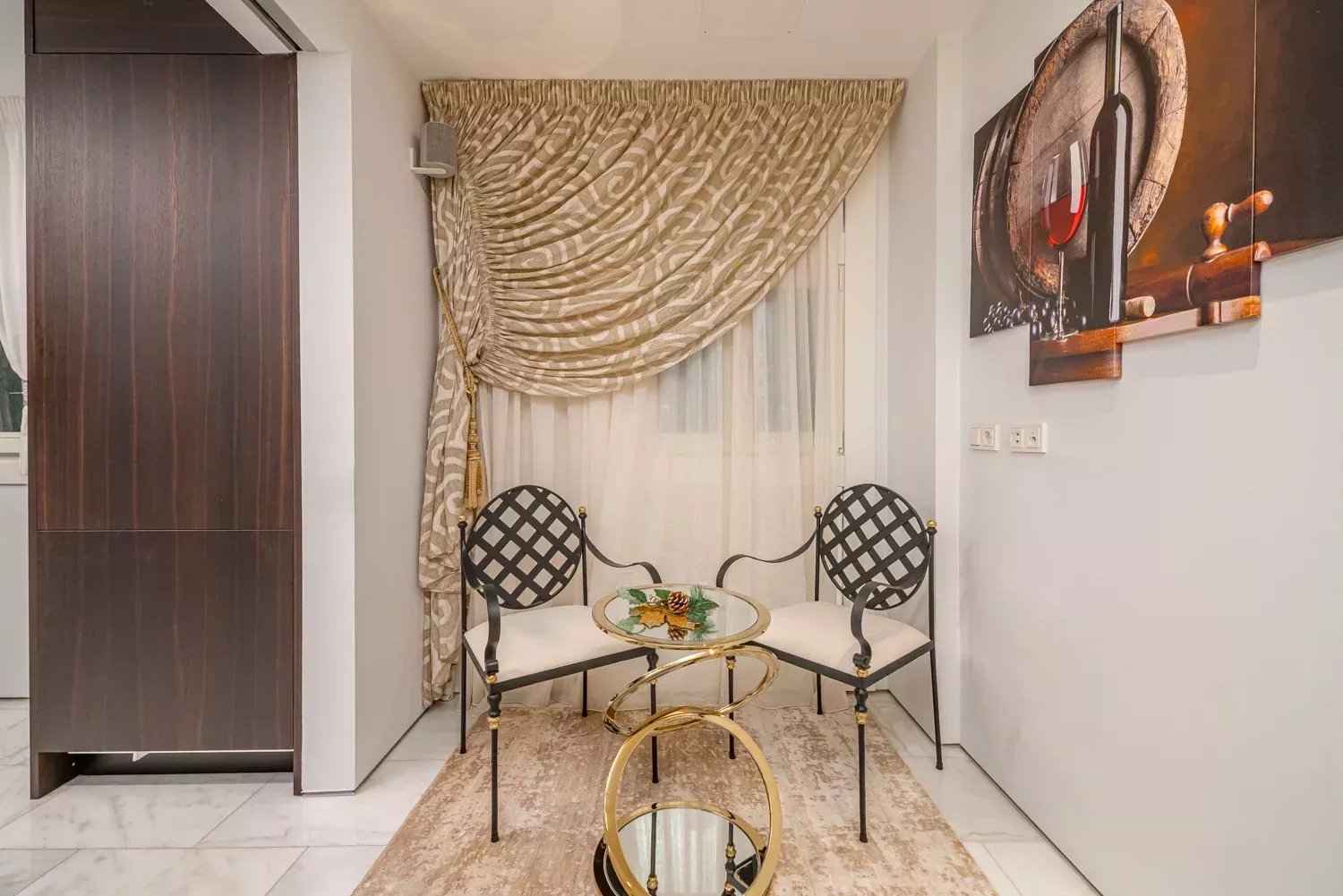 Fa4e553f75381962282b2fcbd34eb3a6 7514f79e15 1500 original - Attribut alt par défaut.