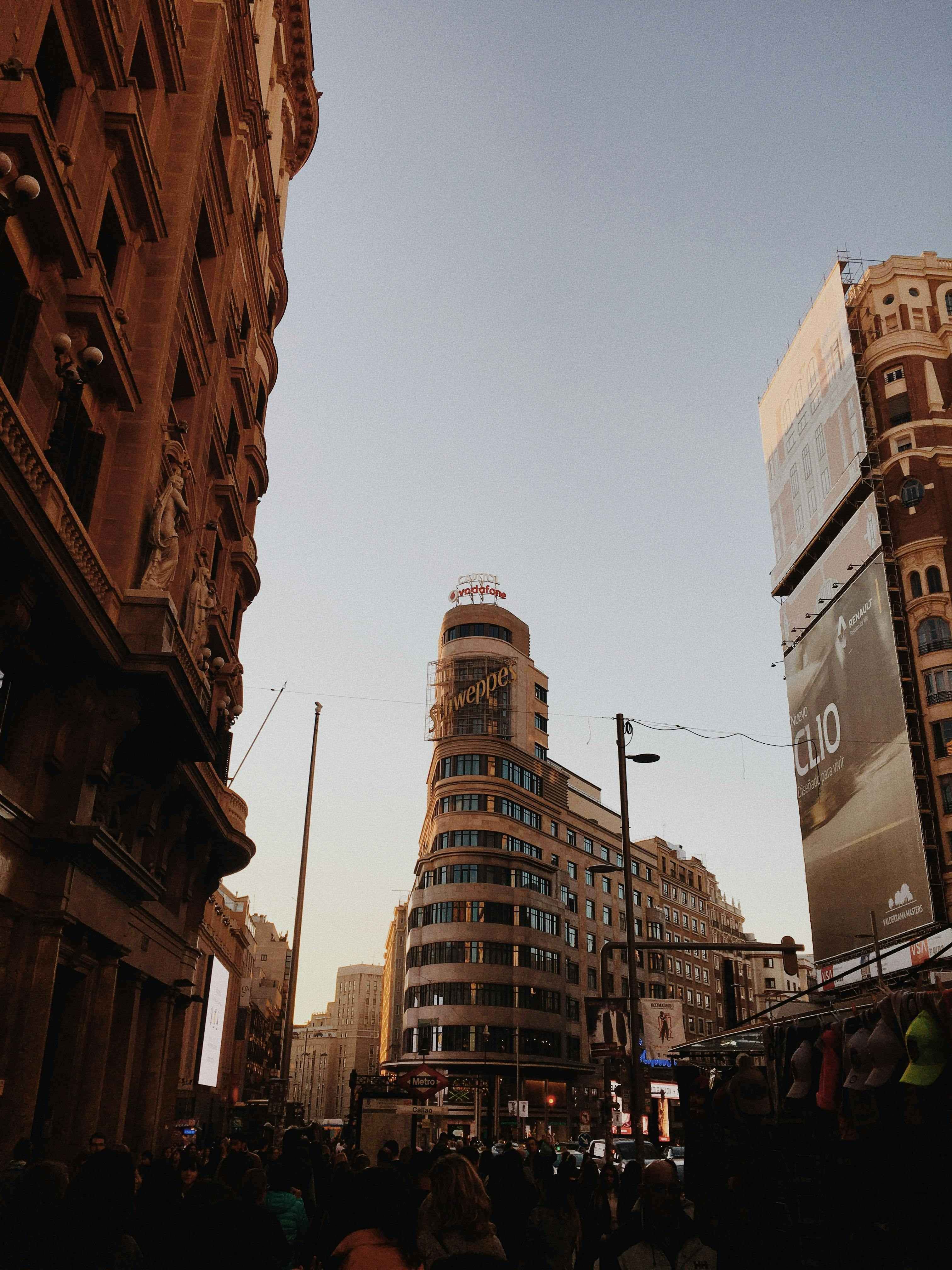 Gran Vía y Sol: historia, arquitectura y vida urbana | BARNES Madrid