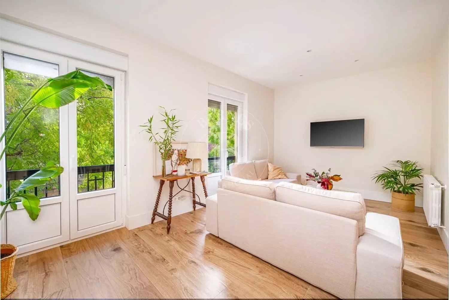 1ae017d3a5f2e5c3aa99f198c95baeb3 6aaf38819d 1500 original - Attribut alt par défaut.