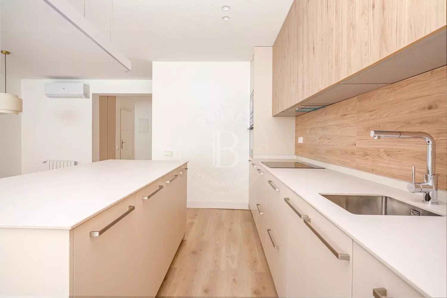 E2f5785b503cf6a0caf515e5c719f873 de89a478c0 1500 original - Attribut alt par défaut.