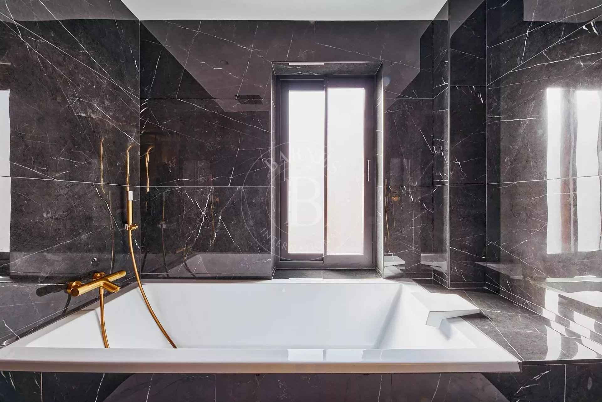 84b44c1c57661a2db90f39416815c366 efa46baf3c 1920 original - Attribut alt par défaut.