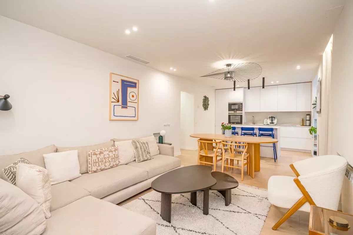 6da4adde493fd01bdda1bbbfb516f0fc 0a1824811a 1200 original - Attribut alt par défaut.