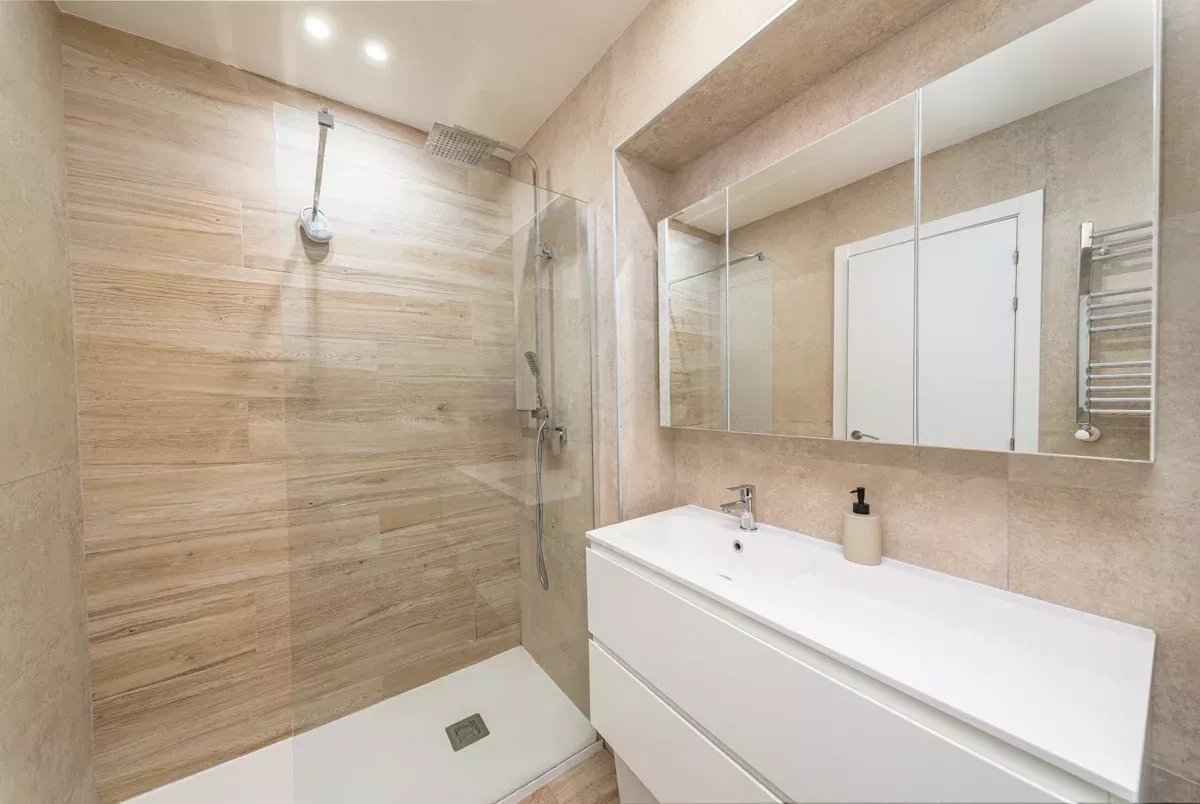 90b6ffeb0ded4c62ea9ca07754040b80 ae7689e986 1200 original - Attribut alt par défaut.