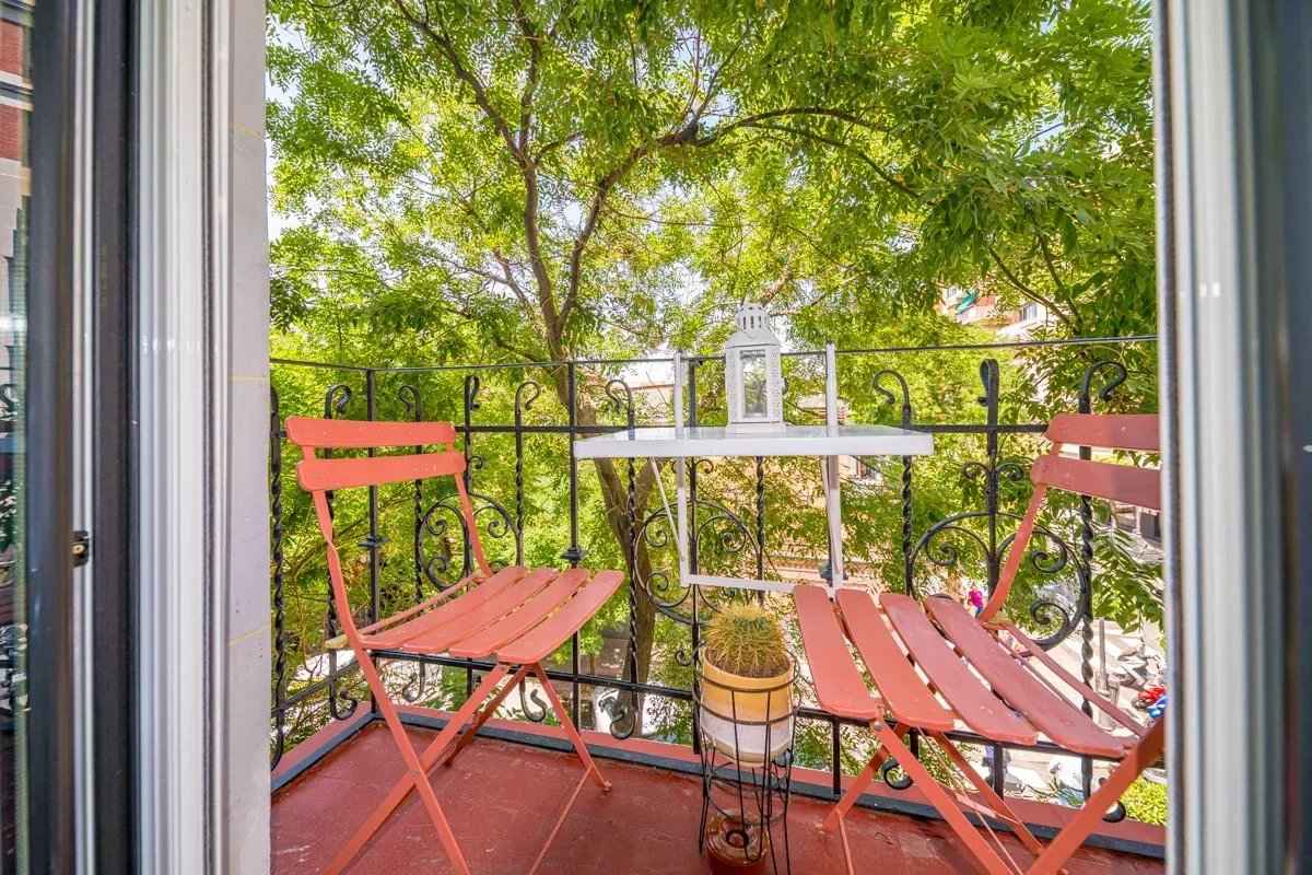 4c216048a8dbd769e68c7c32f56f063d 66bc9892ce 1200 original - Attribut alt par défaut.