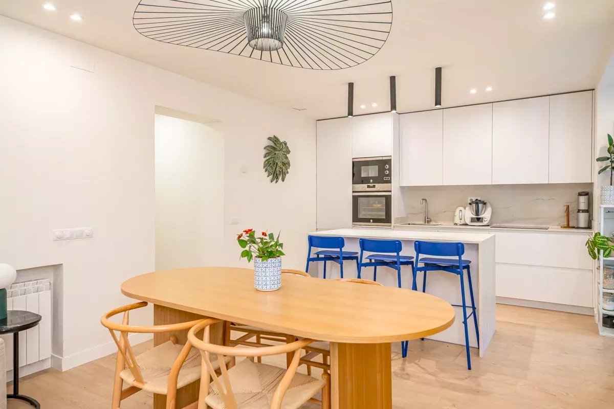 B8f995ebf164f3971a47a482336db290 a9f98f8c70 1200 original - Attribut alt par défaut.