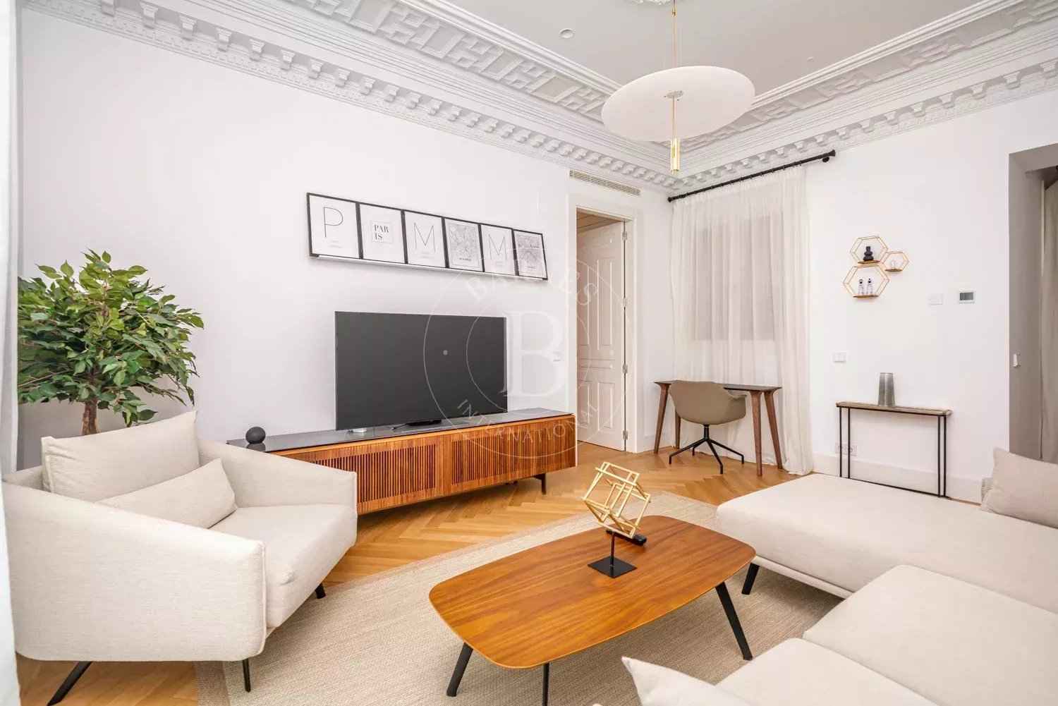 034540af3793b70059200b5a8ee78b48 1a834d2b18 1500 original - Attribut alt par défaut.