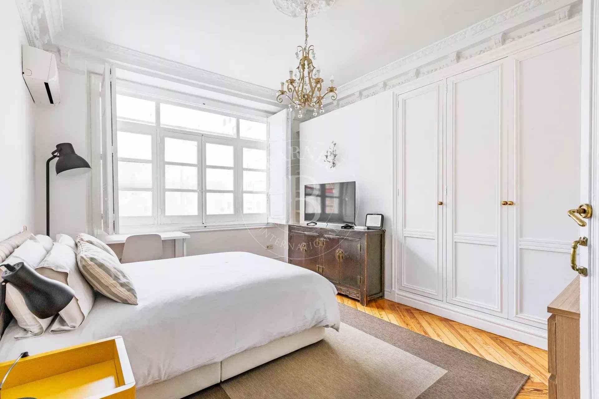 Ab00f0df29699bae8ca1dc261a4414d3 b55006ddda 1920 original - Attribut alt par défaut.