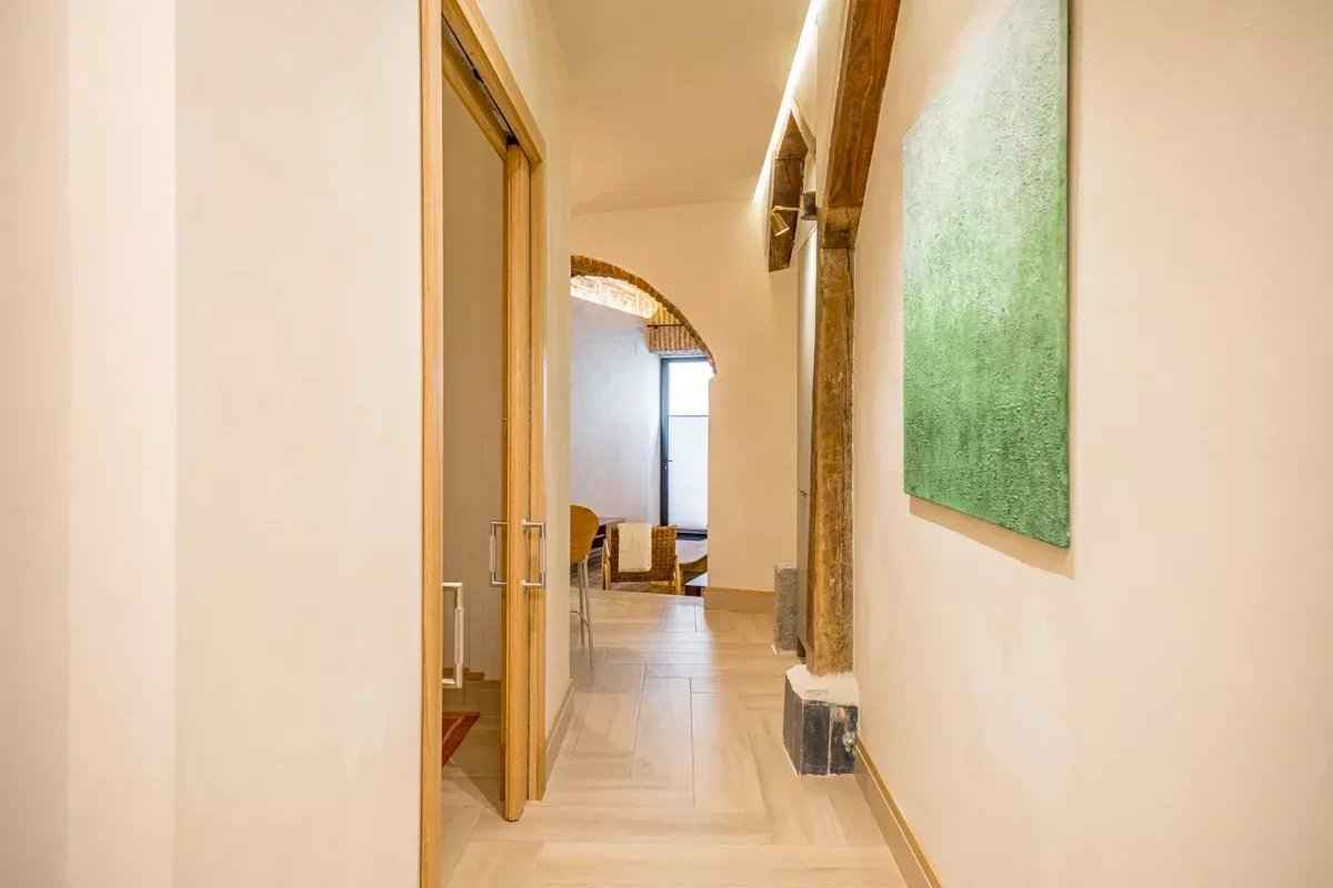 Ae6d0efc96cf1e8f4f1f5571fd38bff9 242659d0dd 1200 original - Attribut alt par défaut.