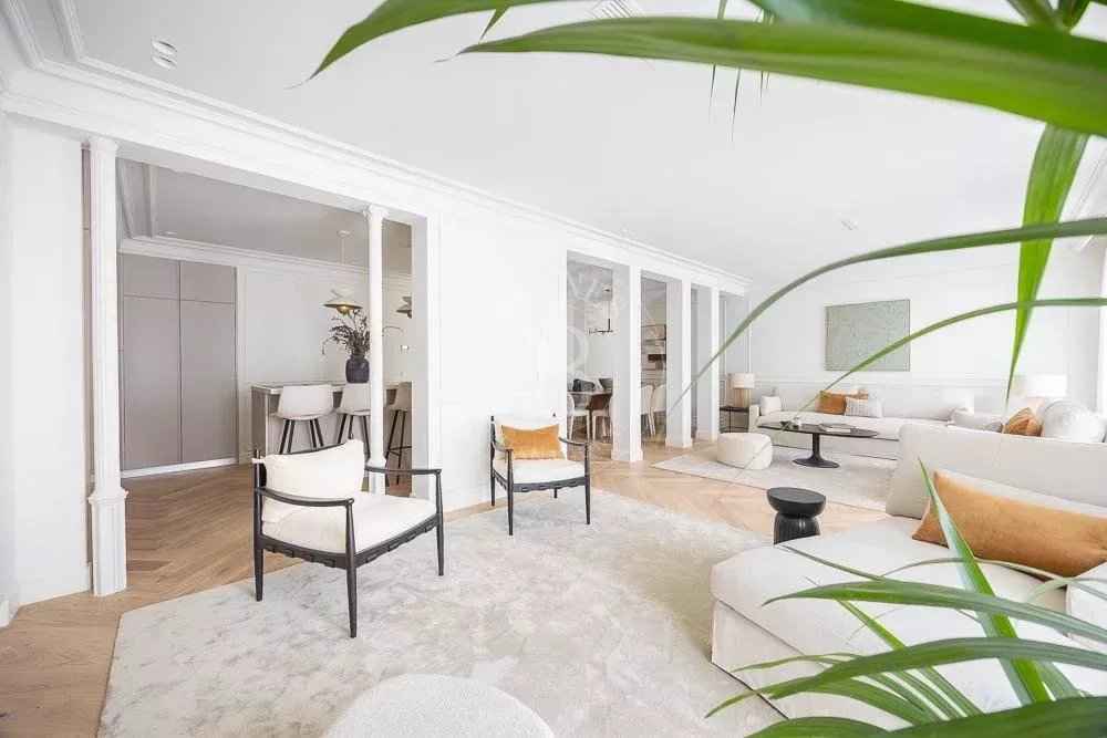 C50afe3d843ee64023a4796267eaec37 e17d41f6d1 1000 original - Attribut alt par défaut.