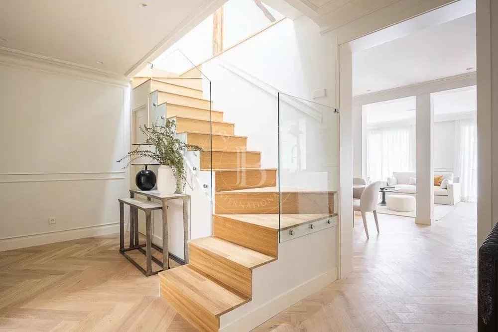 546b3fcc2d2e75ad9b821ec546c526f3 335e1874ea 1000 original - Attribut alt par défaut.