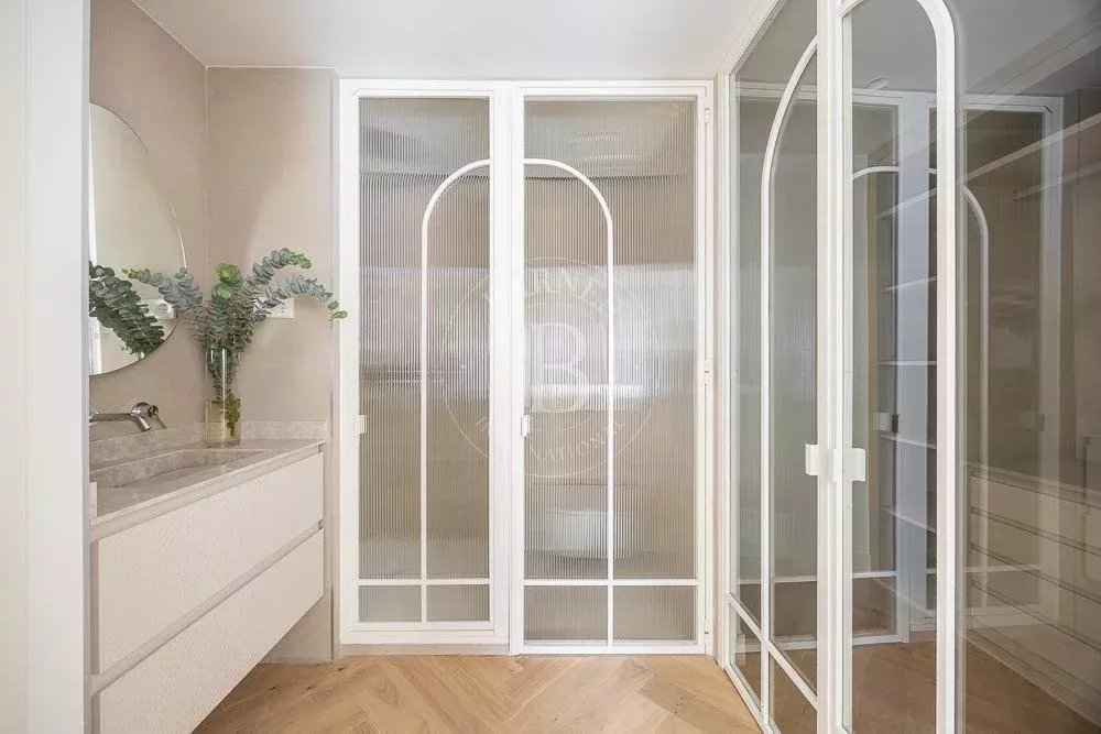 42b3c7b04446991864f5bf8375dd3b4f e883fb0ba9 1000 original - Attribut alt par défaut.