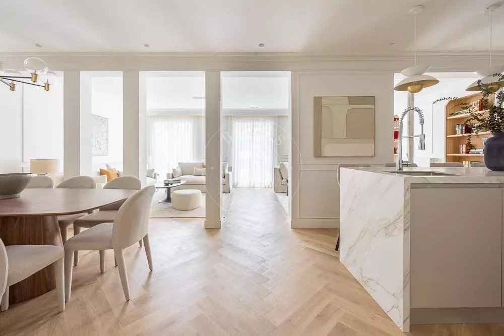 E82338ffbc74bd30d5ae3065b9b727b1 387a669fa8 1000 original - Attribut alt par défaut.