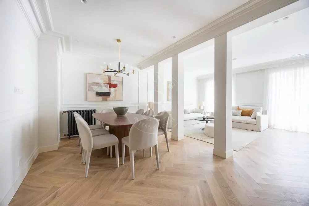 3ffd9e3c7bb72389256c32c7e77fb9e9 94c89cb828 1000 original - Attribut alt par défaut.