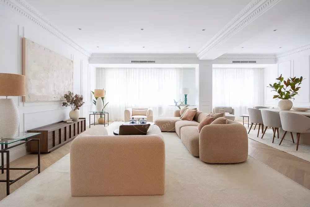 930dd61f20dae134e43c6032eb70d97f 1807f67205 1000 original - Attribut alt par défaut.