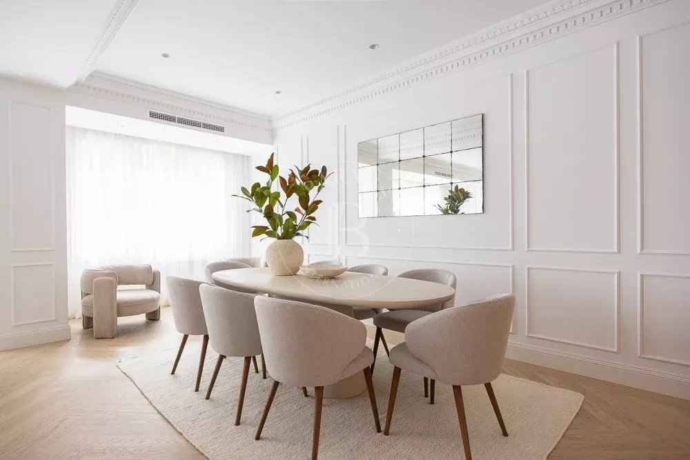 8e58ed8024174bd862f9e371b40b70aa ab14159ad0 1000 original - Attribut alt par défaut.