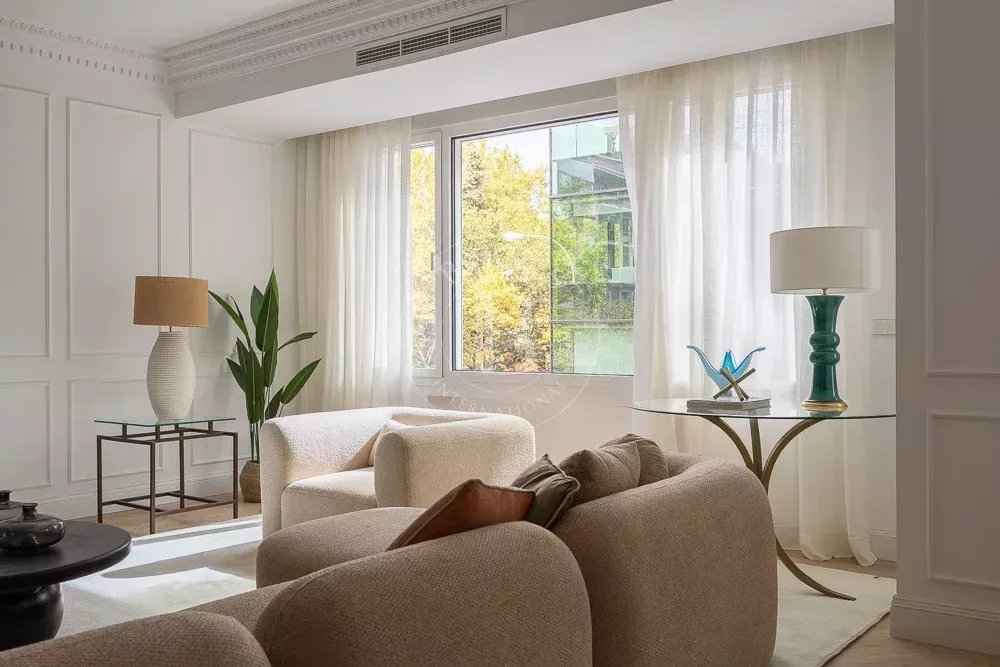 E87078b9a059a5123a1f43c0a692871e a98dd951a5 1000 original - Attribut alt par défaut.