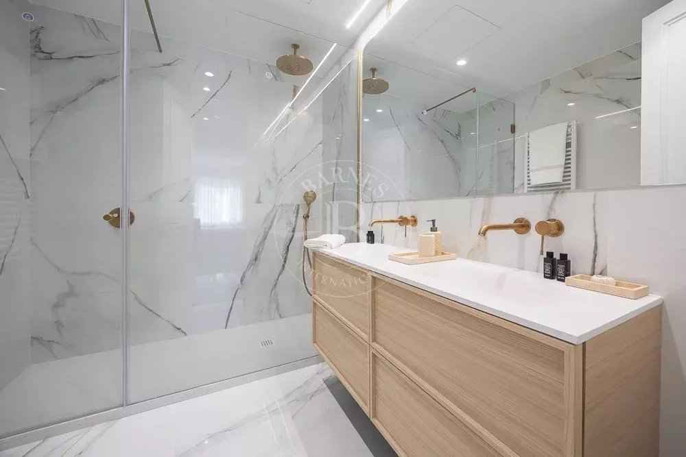 2a423e2b37a11fa4c13a813d1dd99540 27a8f49c3a 1000 original - Attribut alt par défaut.