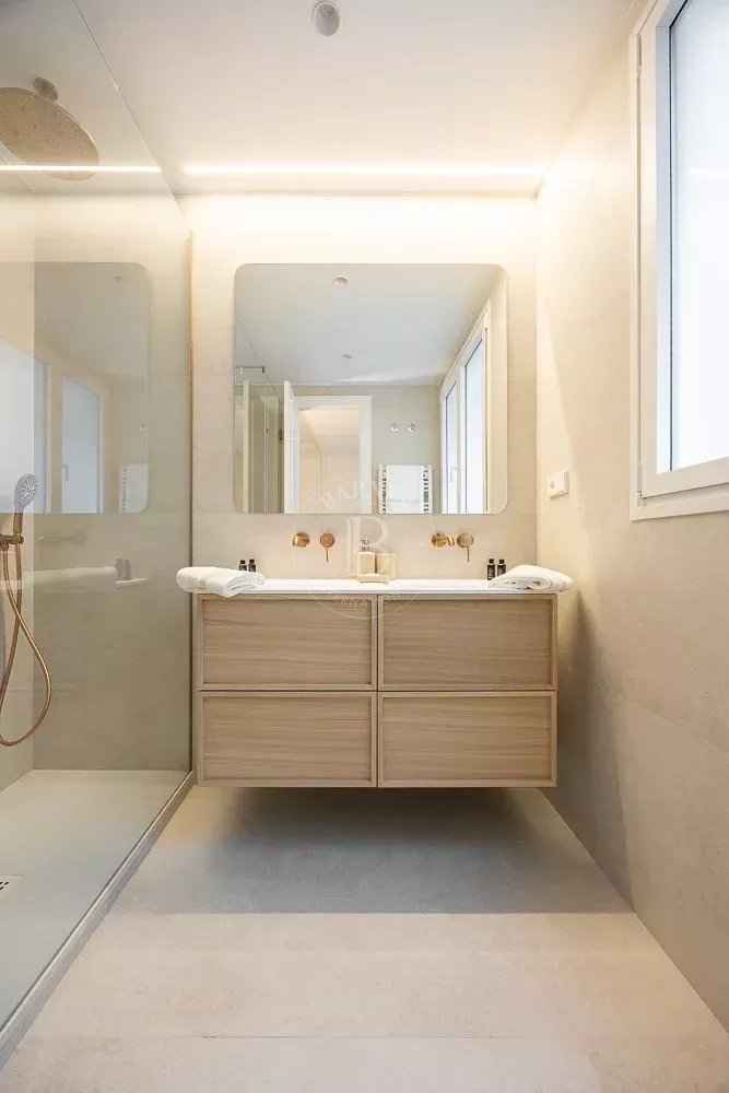 53ad5d0427ce13b2b888c22661bc206b cdb9c5564b 1000 original - Attribut alt par défaut.