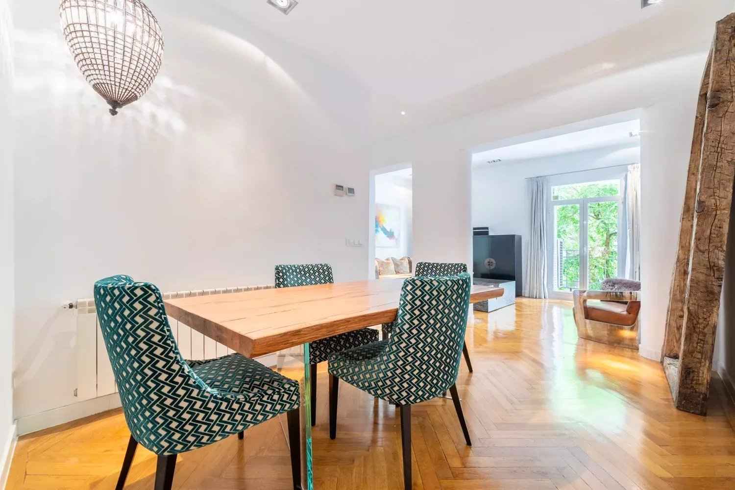 41f3bb2050ba31f4b295df8c60ac6b73 855f62b9b4 1500 original - Attribut alt par défaut.