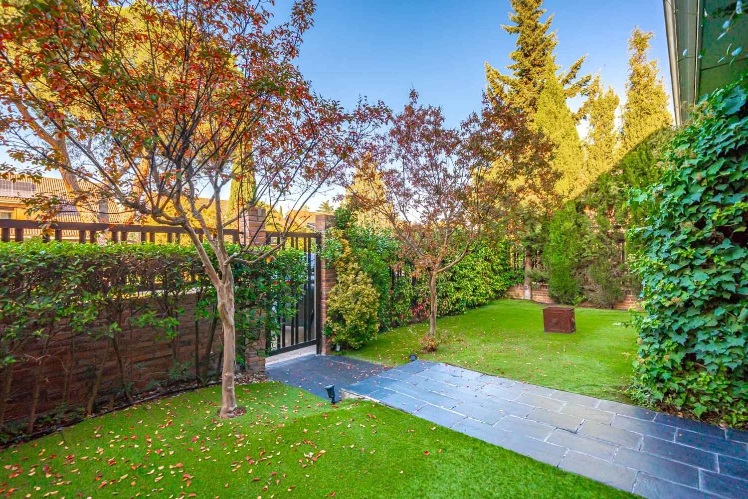 B5153ebdc719b53a17874b1f2cb414fb 4441372a2e 1500 original - Attribut alt par défaut.