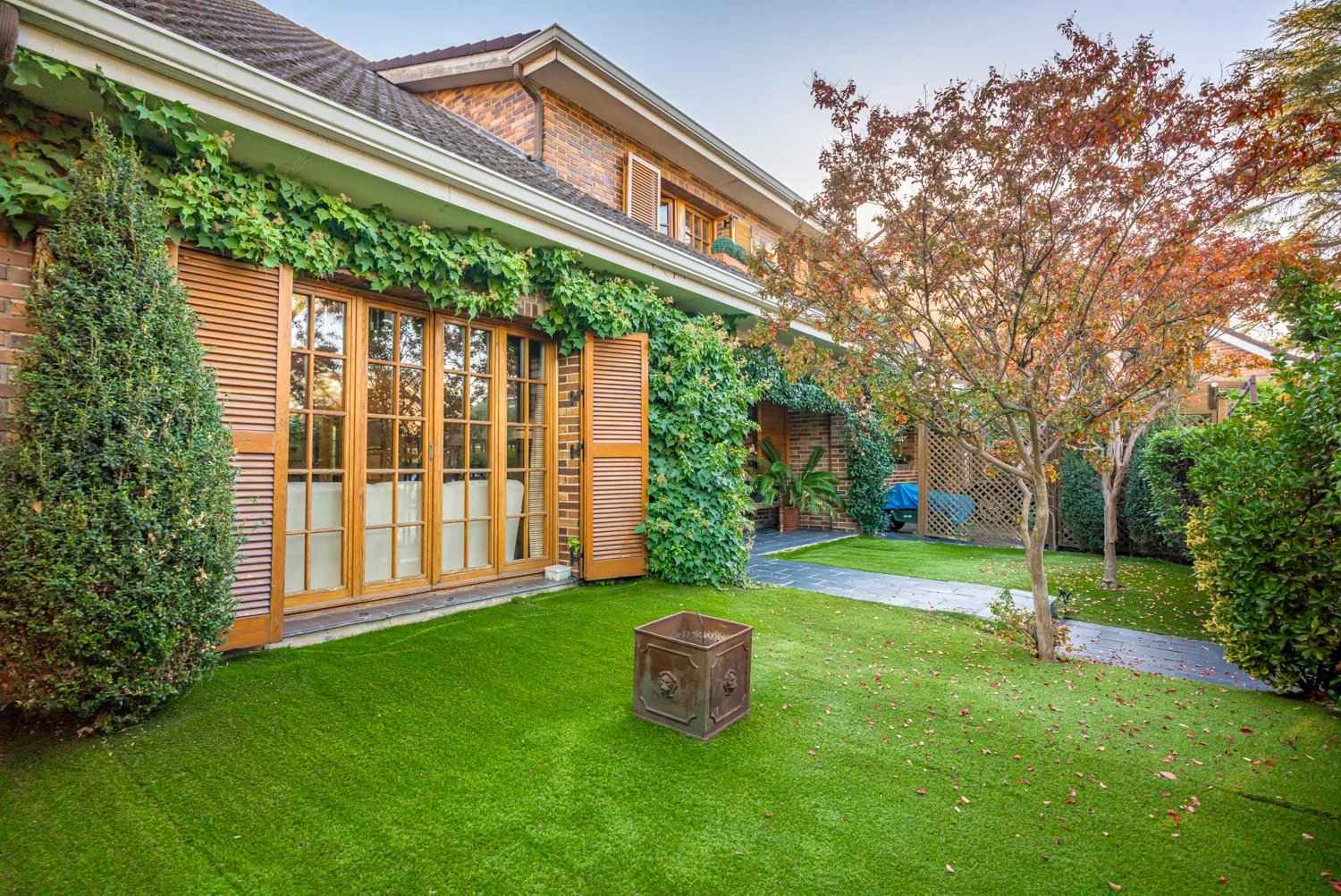 B77cd1c247bf40211e099d1621ba5562 88c1f280af 1500 original - Attribut alt par défaut.