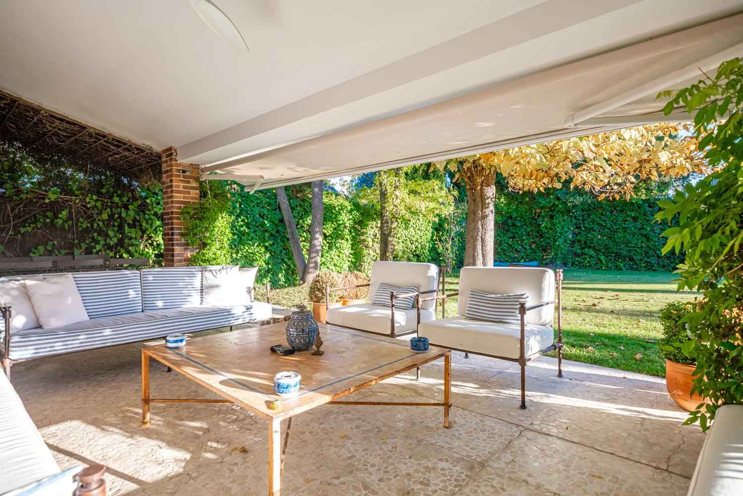 21b9f1e47ad2b409b29affb46f7988fb 05ef01e09e 1500 original - Attribut alt par défaut.