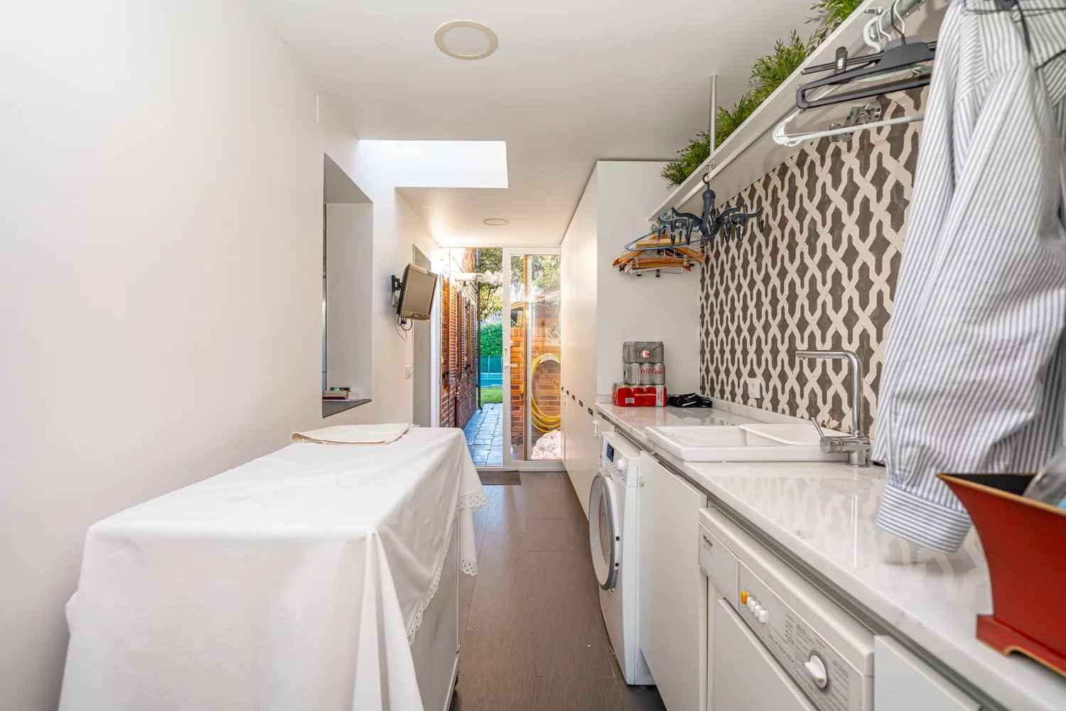 84ee168f783e6264bc9455cedf107671 44d0336374 1500 original - Attribut alt par défaut.