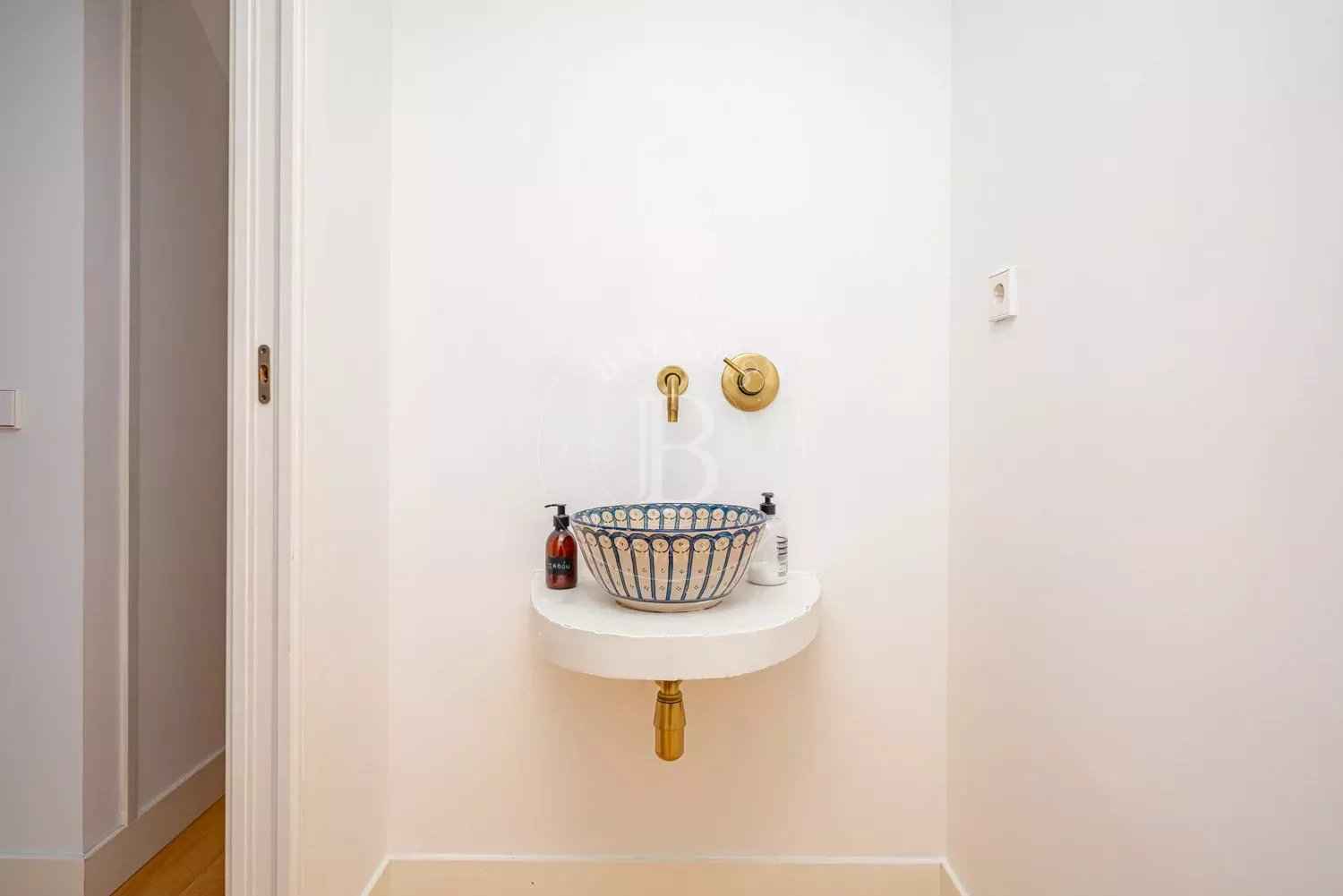 C1d3ec847206ccf7f78efe182f678bab 6664d04a77 1500 original - Attribut alt par défaut.