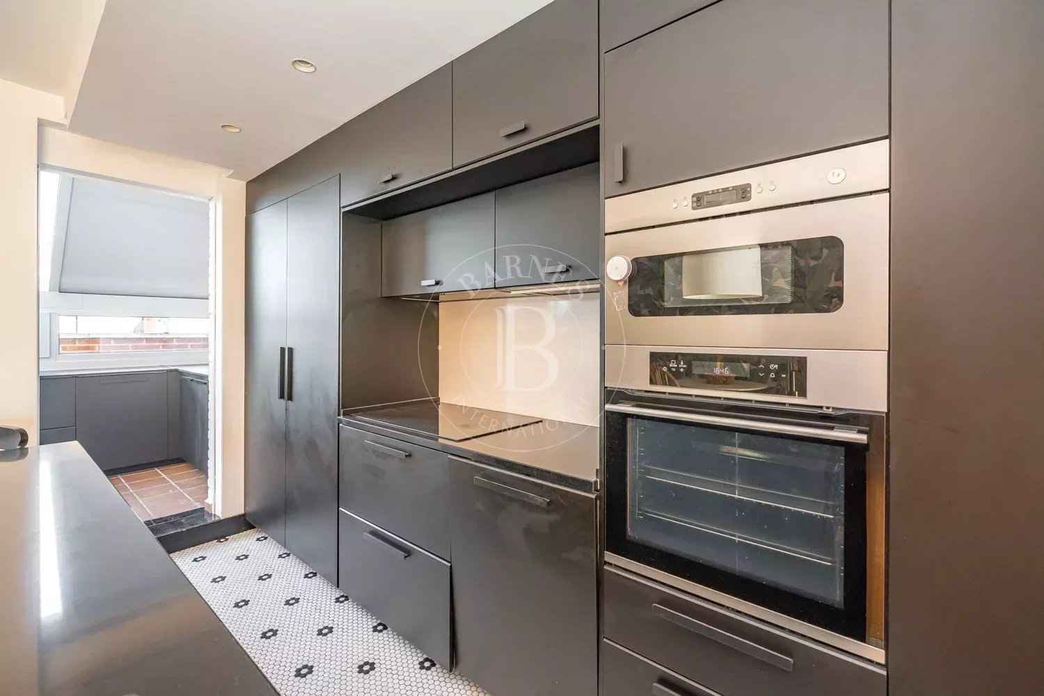 06f506d782dc1566e5c94fb484d52a12 69f376859a 1500 original - Attribut alt par défaut.