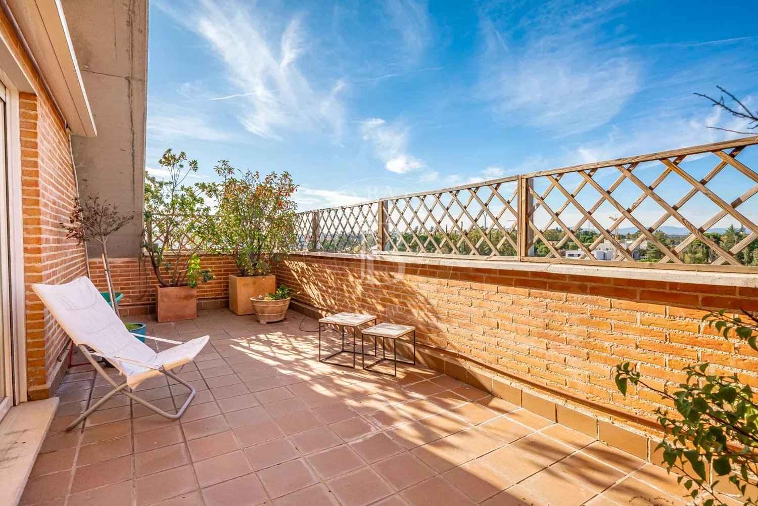 93390a7637ac66ee8cd81e9f7b7cdc3c 06c30636be 1500 original - Attribut alt par défaut.