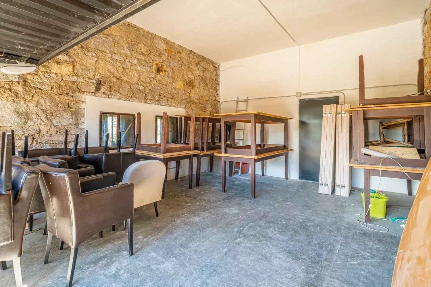 5f927d2b3d410354de7fecf16300c3ee cb34ca5ba9 1500 original - Translation missing: en.helpers.application.image_tag.default_alt